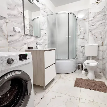 Soft Landing - Close To Airport With Free Parking *