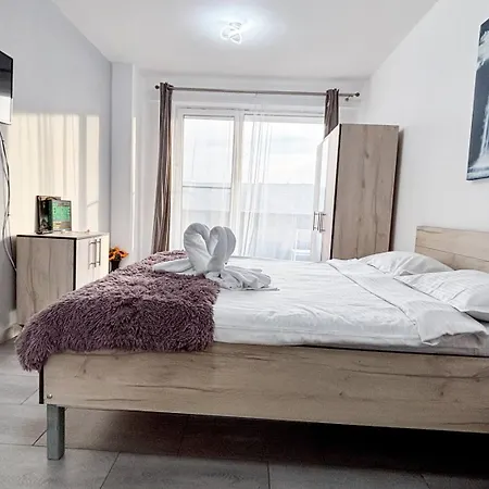 Soft Landing - Close To Airport With Free Parking *