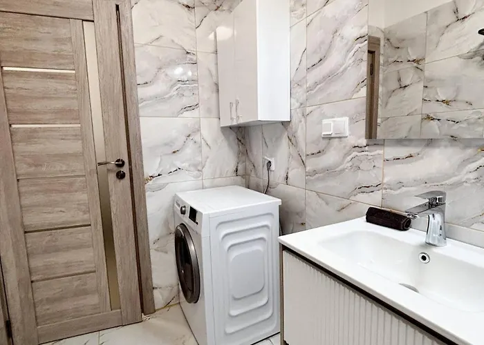 Soft Landing - Airport With Parking *